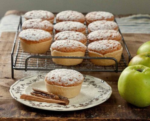 DessertFirst Apple and Cinnamon Tea-Time Treats